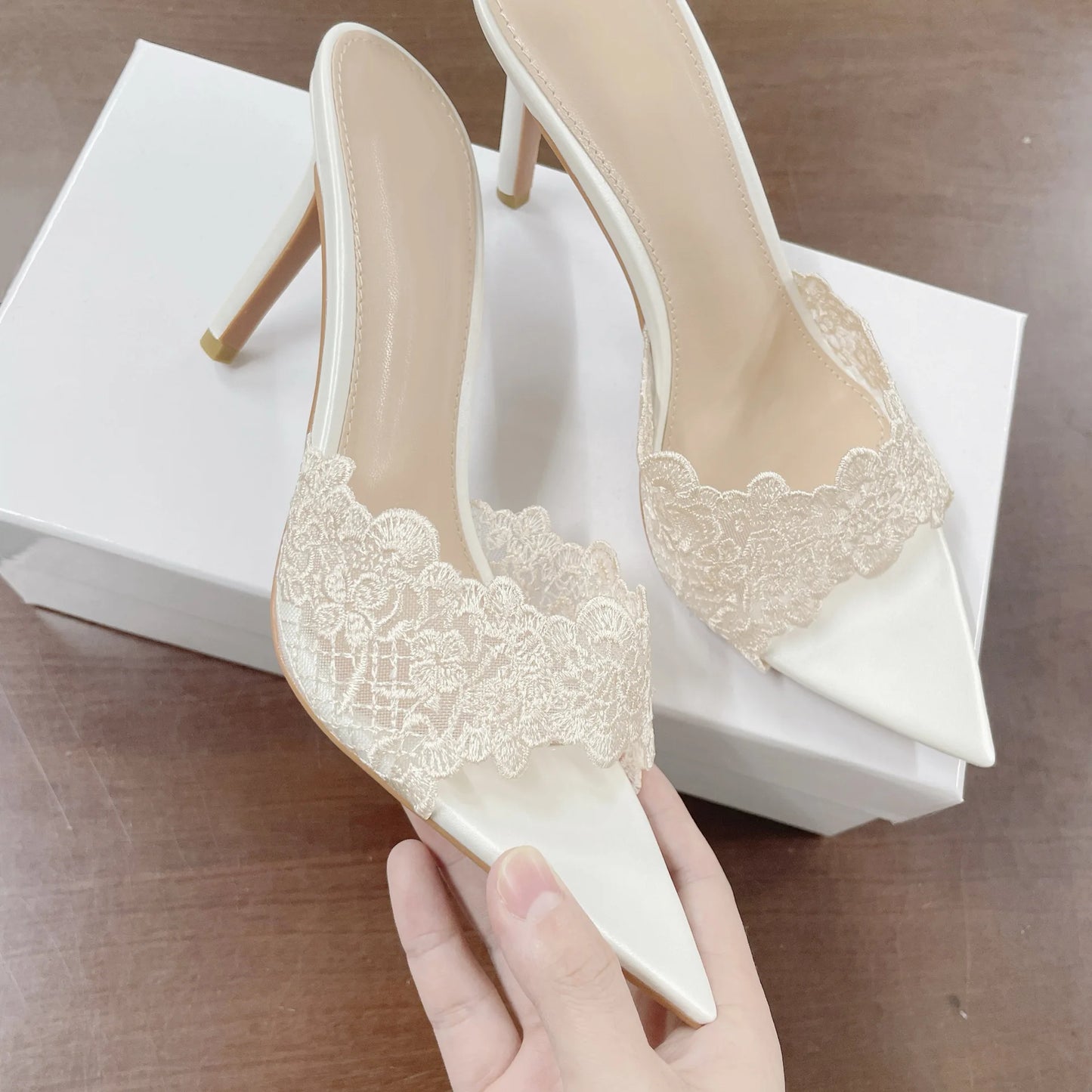 Women's High Heel Slippers Embroidery Lace Pointed Slippers Elegant Temperament High Heels Single Shoes for Women Banquet Pumps