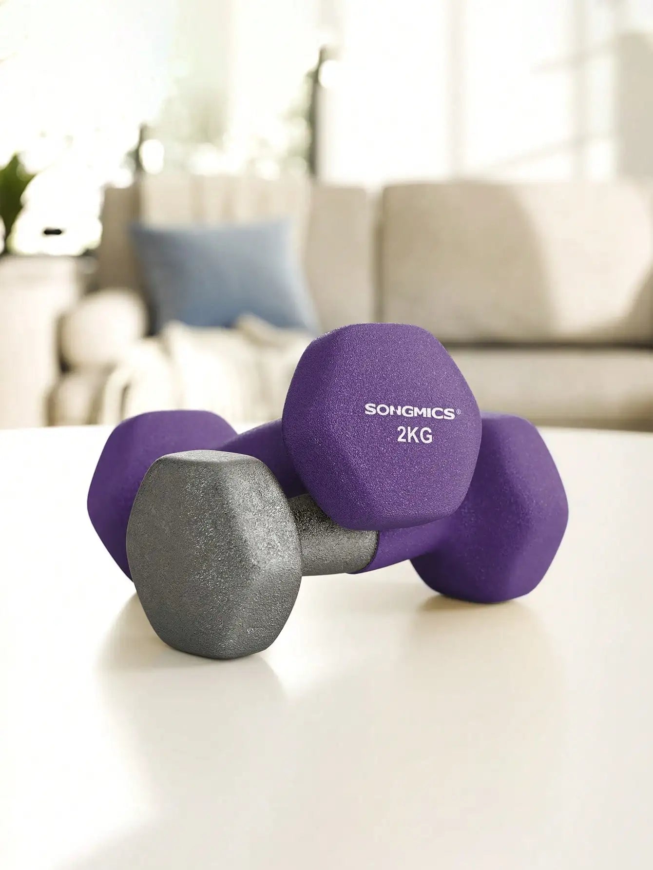 SONGMICS 2 x 2 kg Dumbbells, Neoprene Coating, Hexagonal Pair, Home Workout, Fitness Training, Purple, Ideal for Exercise