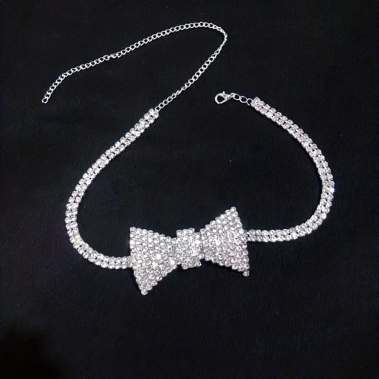 Luxury classic sparkling crystal bow necklace necklace necklace necklace fashionable women's rhinestone necklace jewelry accesso