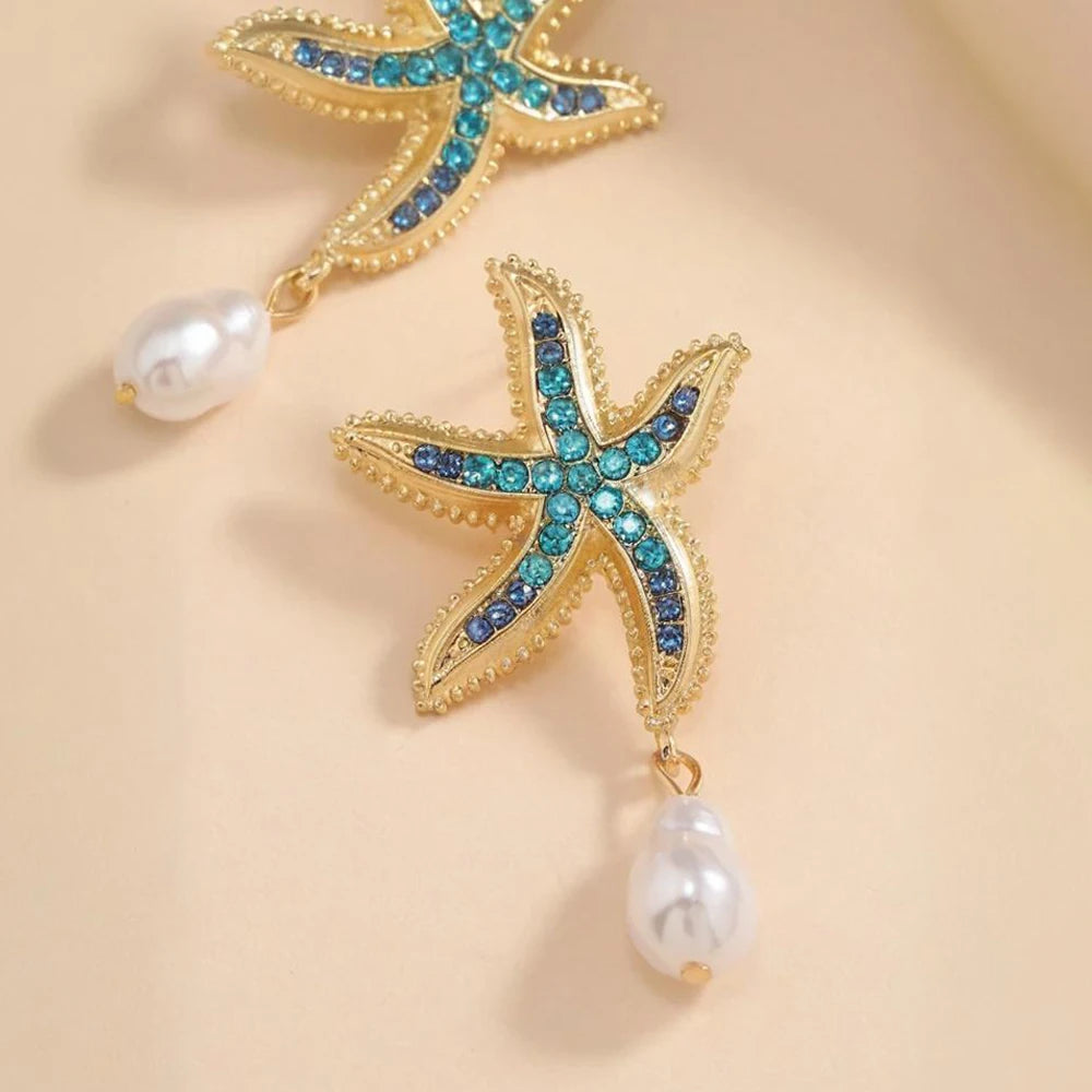 Starfish Earrings with Gold Main Body Inlaid with Blue Diamonds, Pearl Pendants Are Smart, Integrated Marine Elements, Fashionable and Versatile