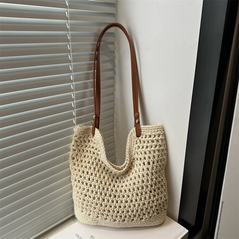 Hand Woven Shoulder Bag 2025 New Large Capacity Commuting Straw Woven Women Tote Bag Leisure Beach Vacation Straw Woven Bag