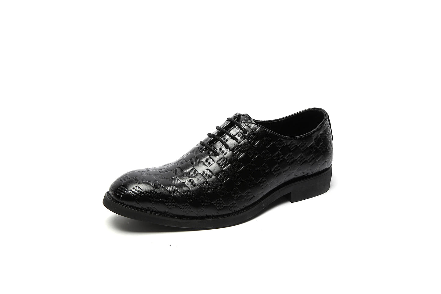 Men's Formal Shoes with Retro-style Leather Upper Soft Pointed Toe Versatile for All Occasions Suitable for Business Attire.