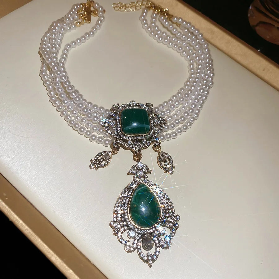 Multi-layered pearl court-style luxury heavy-duty earrings and necklace jewelry set