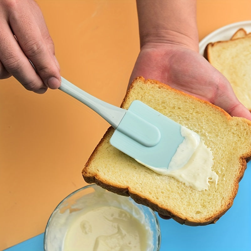 3-Piece Silicone Bakeware Set - Non-Stick Baking Utensils Including Spatula & Pastry Brush - Ideal for Christmas, Halloween, Easter, Hanukkah
