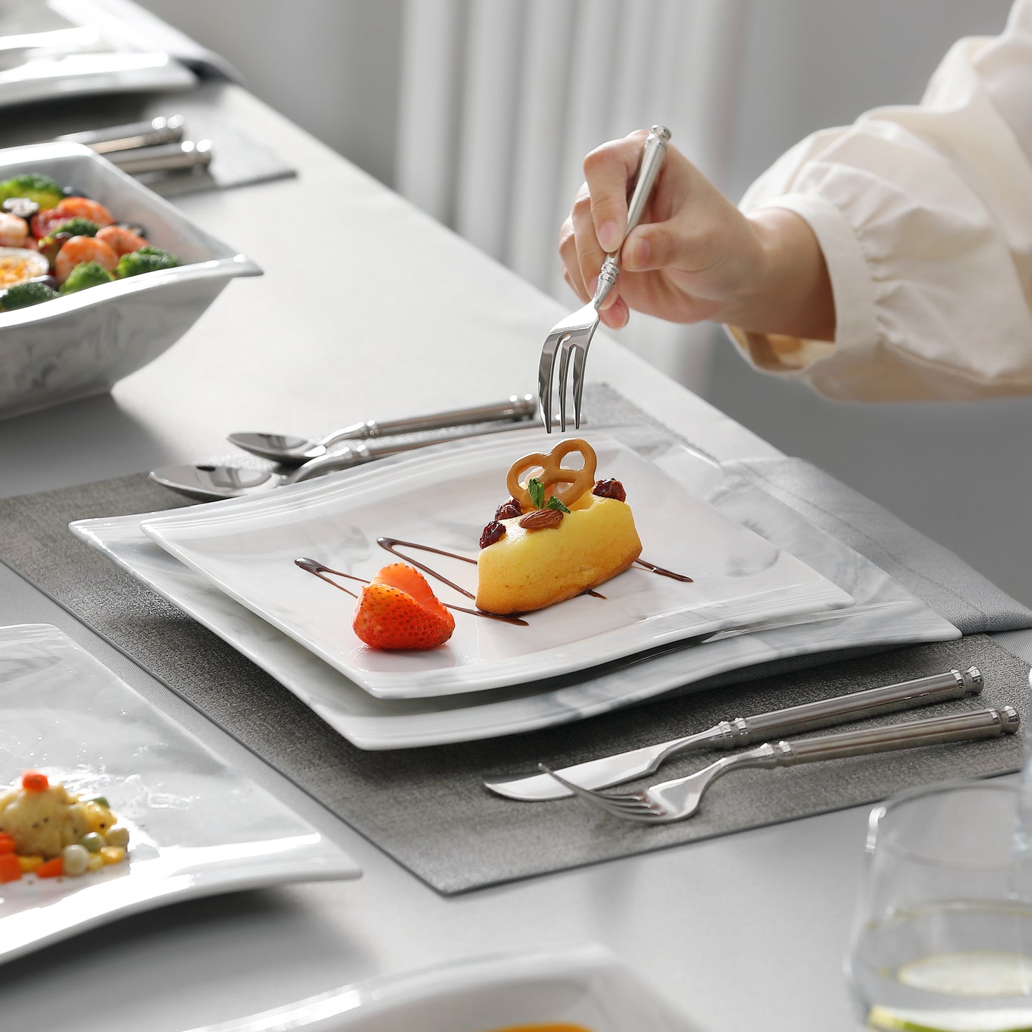 16pcs Luxurious Marble Grey Dinnerware Set - Chip-Resistant Porcelain Plates & Bowls - Complete Square Tableware Service for 4 - Ideal for Home, Restaurants & Hotels