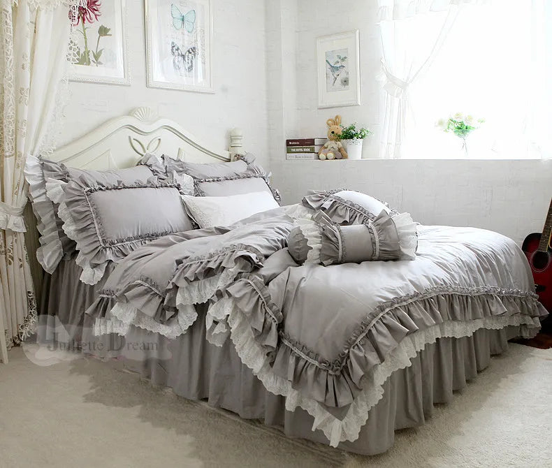 Luxury King Size Bedding Set Romantic Lace Ruffle Duvet Cover Wedding Bed Cover Set Bedroom Set Queen Comforter Bedding Sets