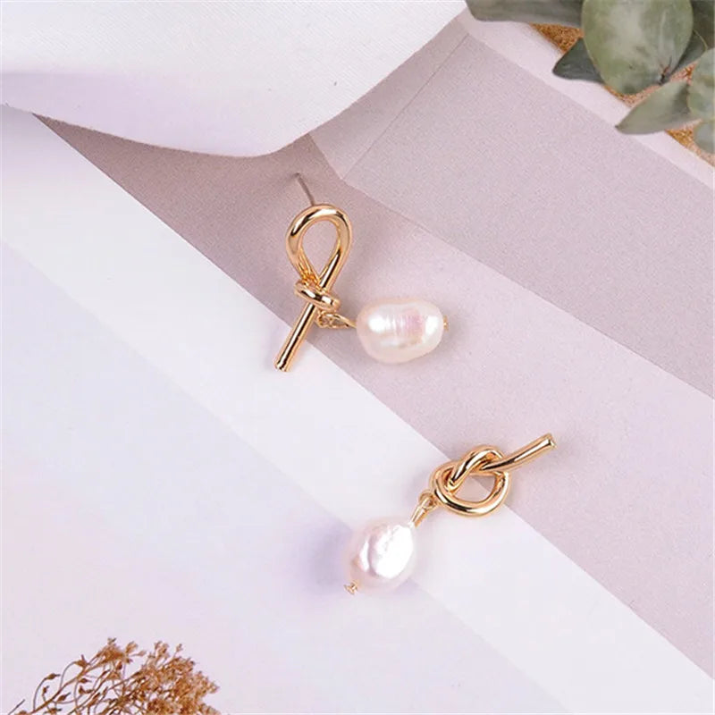 Retro geometric asymmetric freshwater pearl earrings female temperament contracted ms earrings earrings Delicate earrings