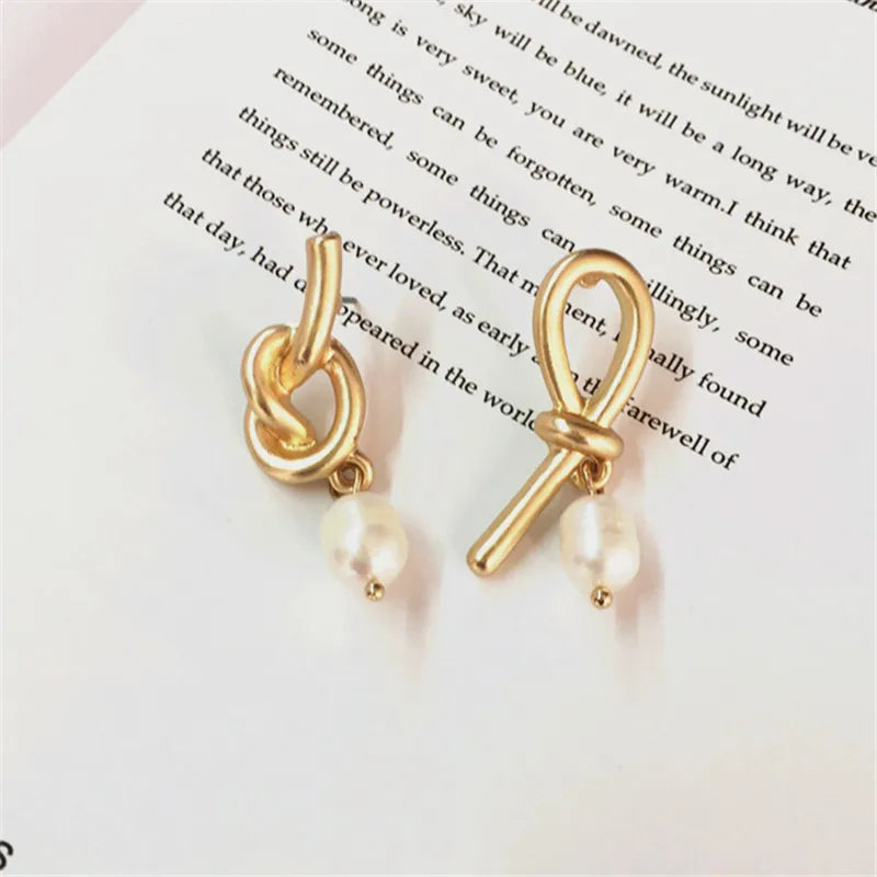 Retro geometric asymmetric freshwater pearl earrings female temperament contracted ms earrings earrings Delicate earrings