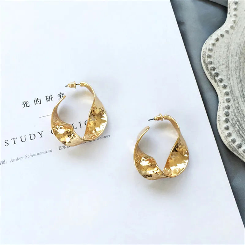 Retro geometric attractive women fashion earrings jewelry Metal irregular geometrical earrings Contracted earrings earrings