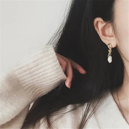 Retro geometric asymmetric freshwater pearl earrings female temperament contracted ms earrings earrings Delicate earrings