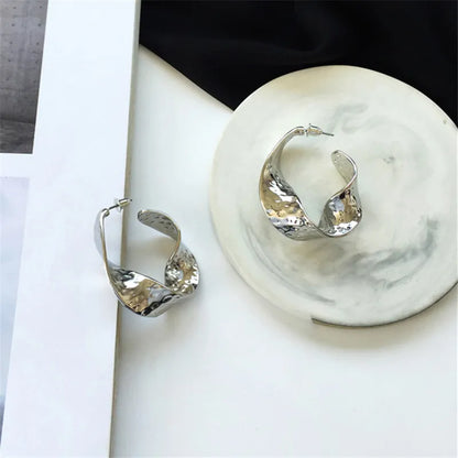 Retro geometric attractive women fashion earrings jewelry Metal irregular geometrical earrings Contracted earrings earrings