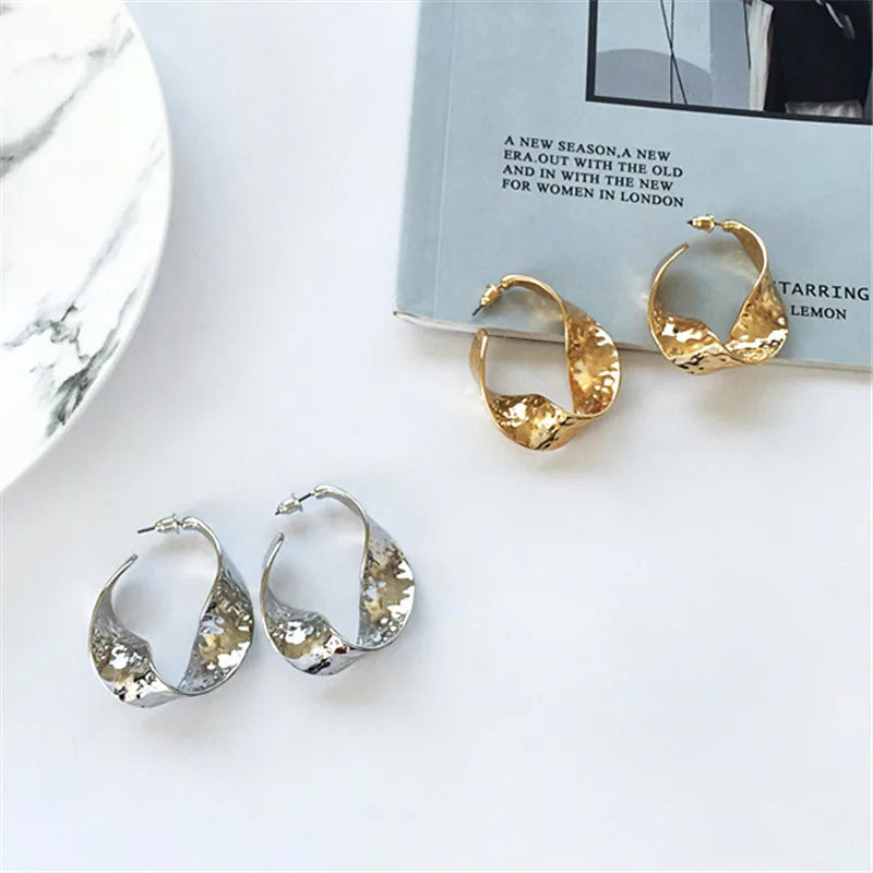 Retro geometric attractive women fashion earrings jewelry Metal irregular geometrical earrings Contracted earrings earrings
