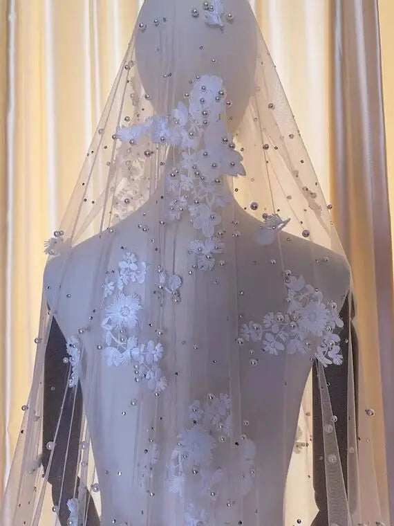 Luxury Appliques Wedding Veil 3D Flowers Pearls Bridal Veils Chapel Length Elegant beaded Bride Veils Wedding Accessories