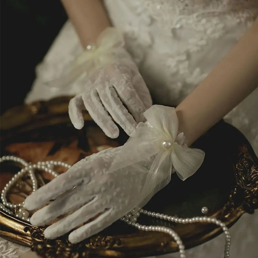 Short Women's Etiquette Dress Gloves Retro Summer Thin Lace Gloves Tea Party Gloves for Wedding Dinner Party