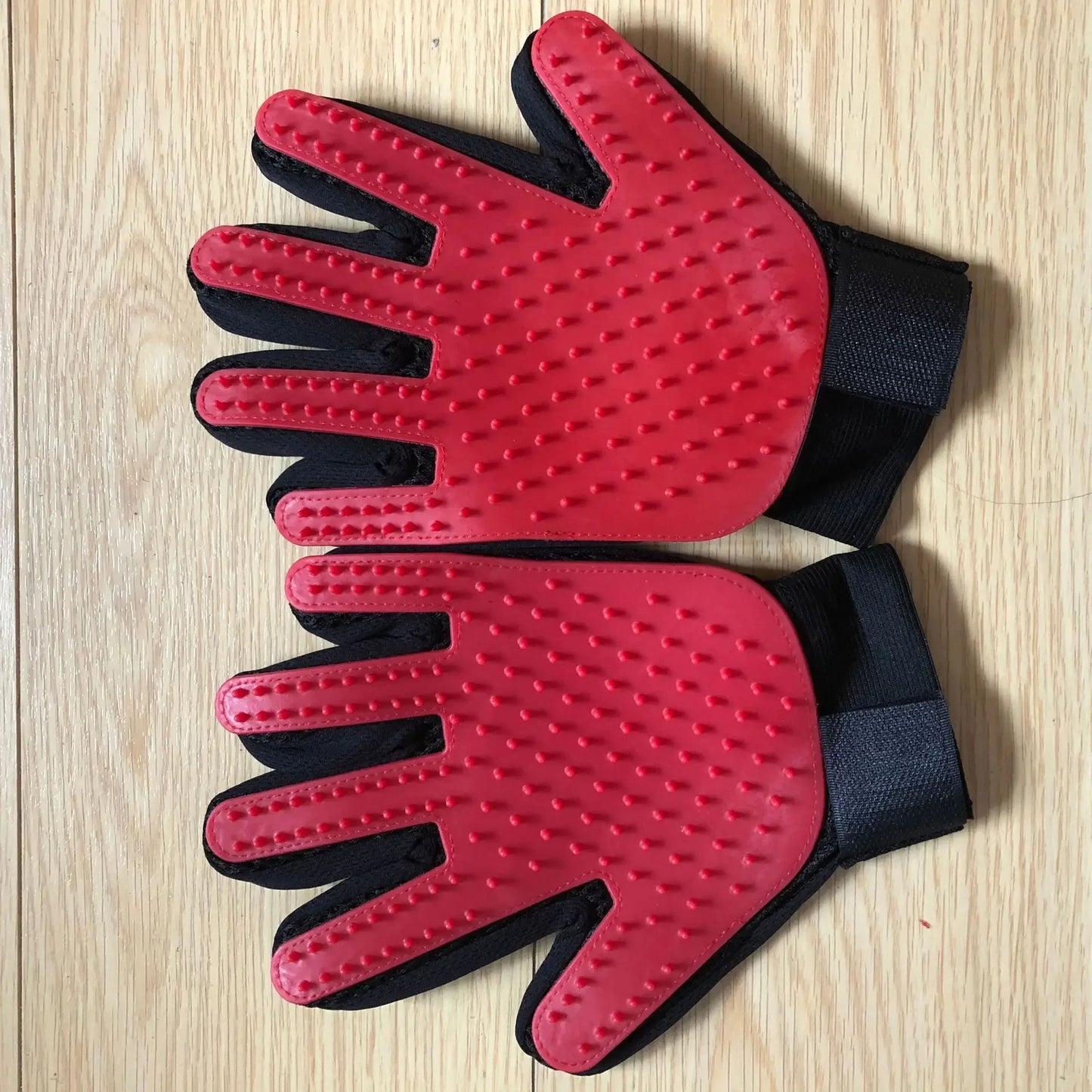 Pet Grooming Glove Hair Removal Brush Cat Dog Fur Hair Deshedding Gentle Efficient Dog Combs Pet Bathing Massage Products