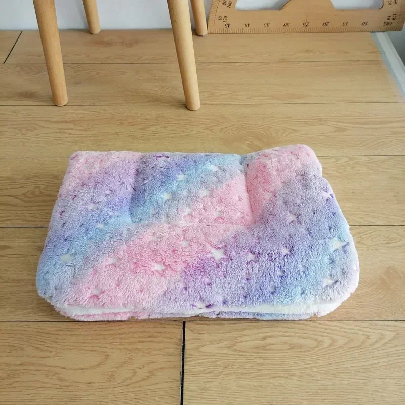 57x38cm Comfortable Flannel Pet Mat Dog Bed Cat Bed Thickened Sleeping Mat Dog Blanket Mat Suitable for Puppies Kittens Pet Rug