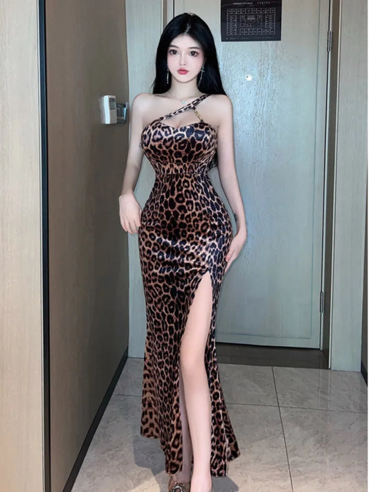 2023 Summer New Women's Sexy Spicy Girl Style Oblique Shoulder Leopard Pattern Side Split Slim Wrap buttocks Long Dress YNJY