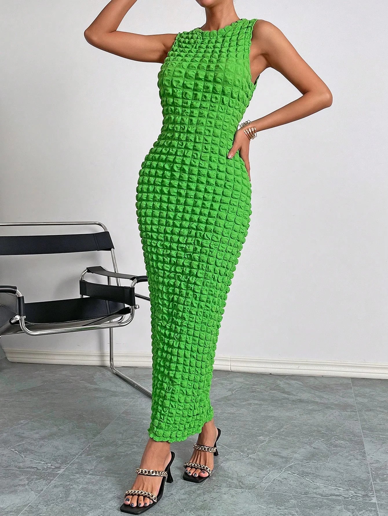 A new style of fashionable and casual knitted sleeveless round-neck dress for 2025