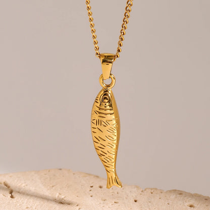 Uworld Minimalism Articulated Fish Necklace Pisces Necklace Sea Lover Necklace for Women Everyday Necklace Gift