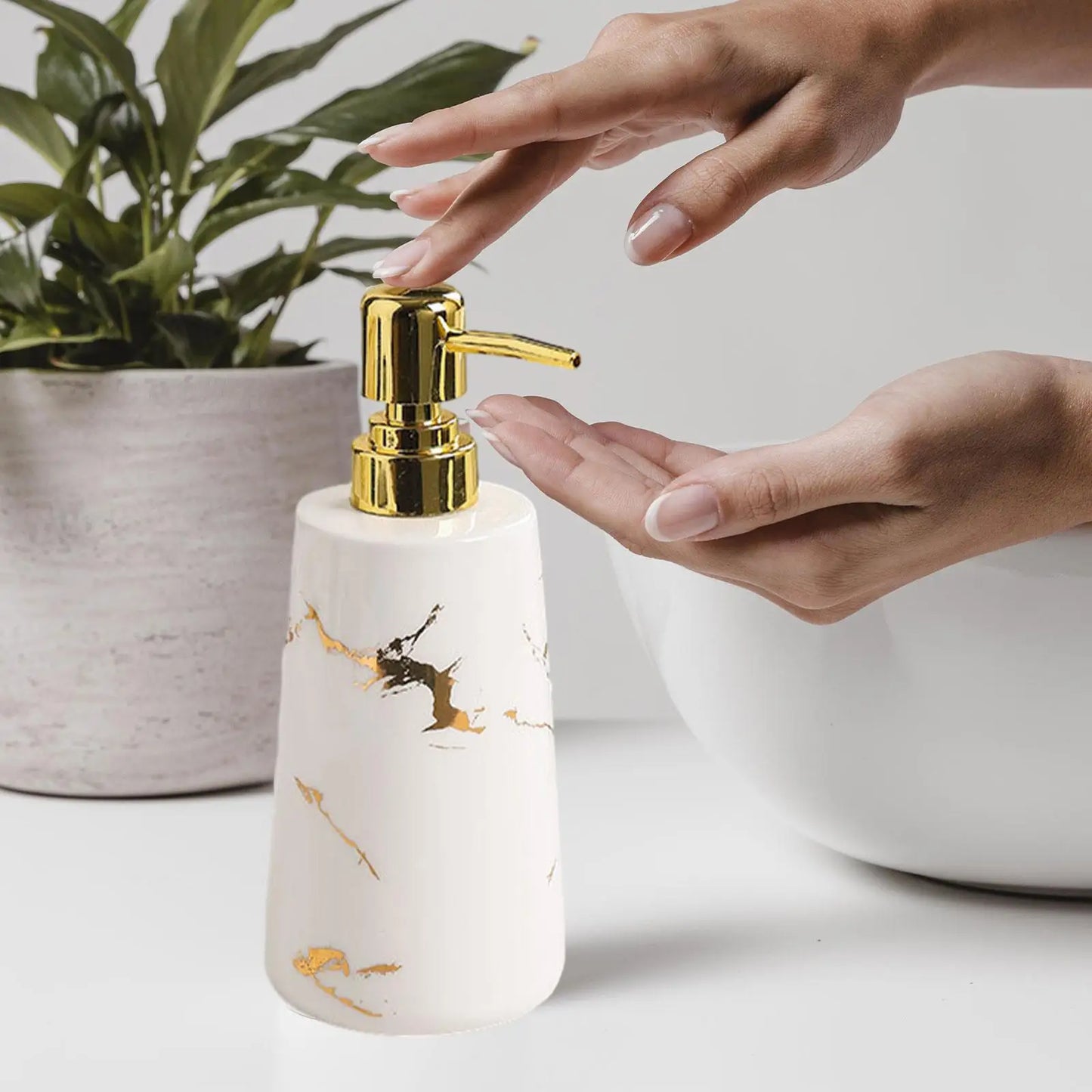 Soap Dispenser Stylish 500ml/17oz Sturdy Empty Ceramic Liquid Hand Soap Dispenser for Home Bathroom Hotel Laundry Countertop