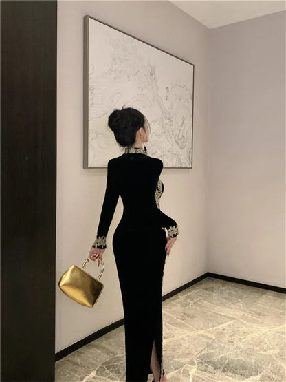 Ladies Mature Sheath Bodycon Black Dress with Long Sleeves Winter Autumn New Chinese Style Embroidery Velvet Modified Cheongsam