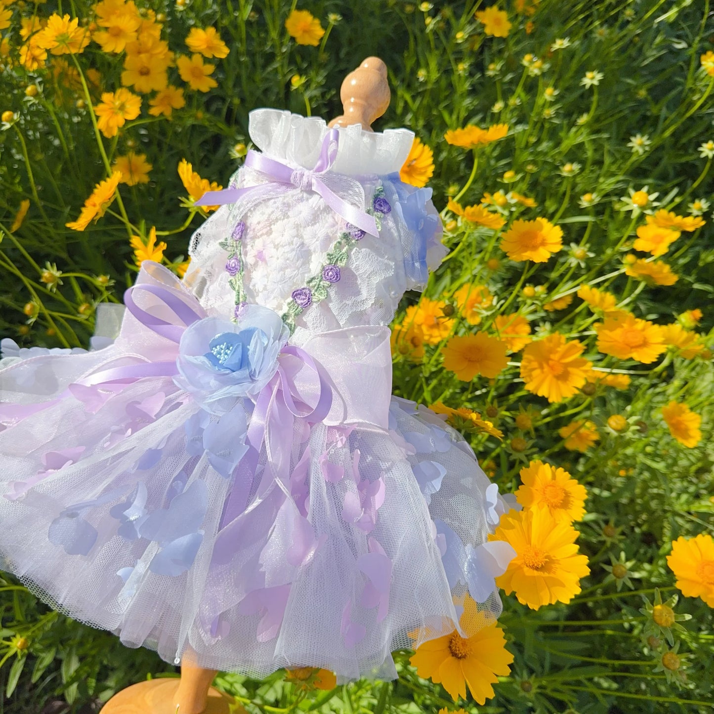 2025 New Luxury Handmade Puppy Dog Clothing Hollow Lace Flower Bow Princess Dresses For Small Medium Dog Chihuahua Pet Clothes