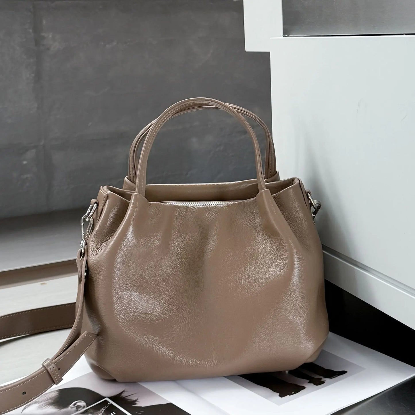 YANATARI Cowhide Genuine Leather Handbags Women Vintage Shoulder Bag Bucket Bag Soft Leather Luxury High Quality Crossbody Bag