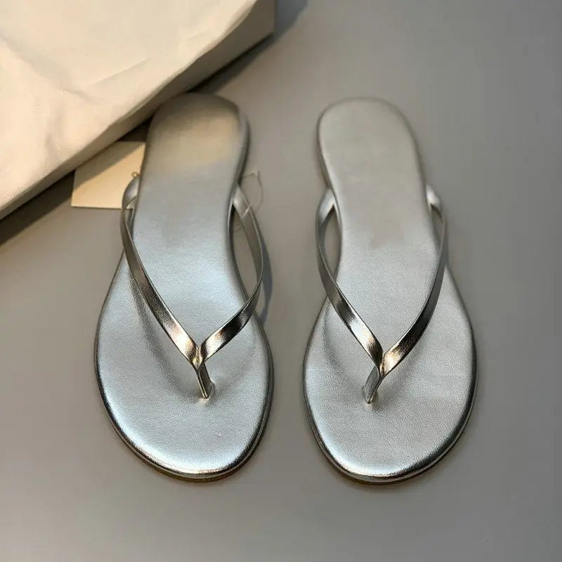 Women Flip Flops 2025 Summer New Comfortable Breathable Soft Bottom Beach Muje Lightweight Fashion Outdoor Slip on Casual Flats