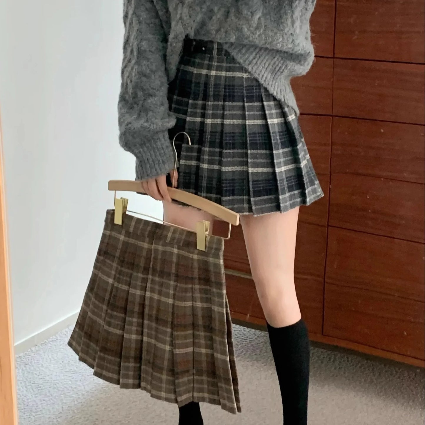 Retro Plaid Woolen Mini Skirt Women plus Size Spring Autumn Thickened Coffee Pleated Skirt Small Size High Waist A- Line Skirt