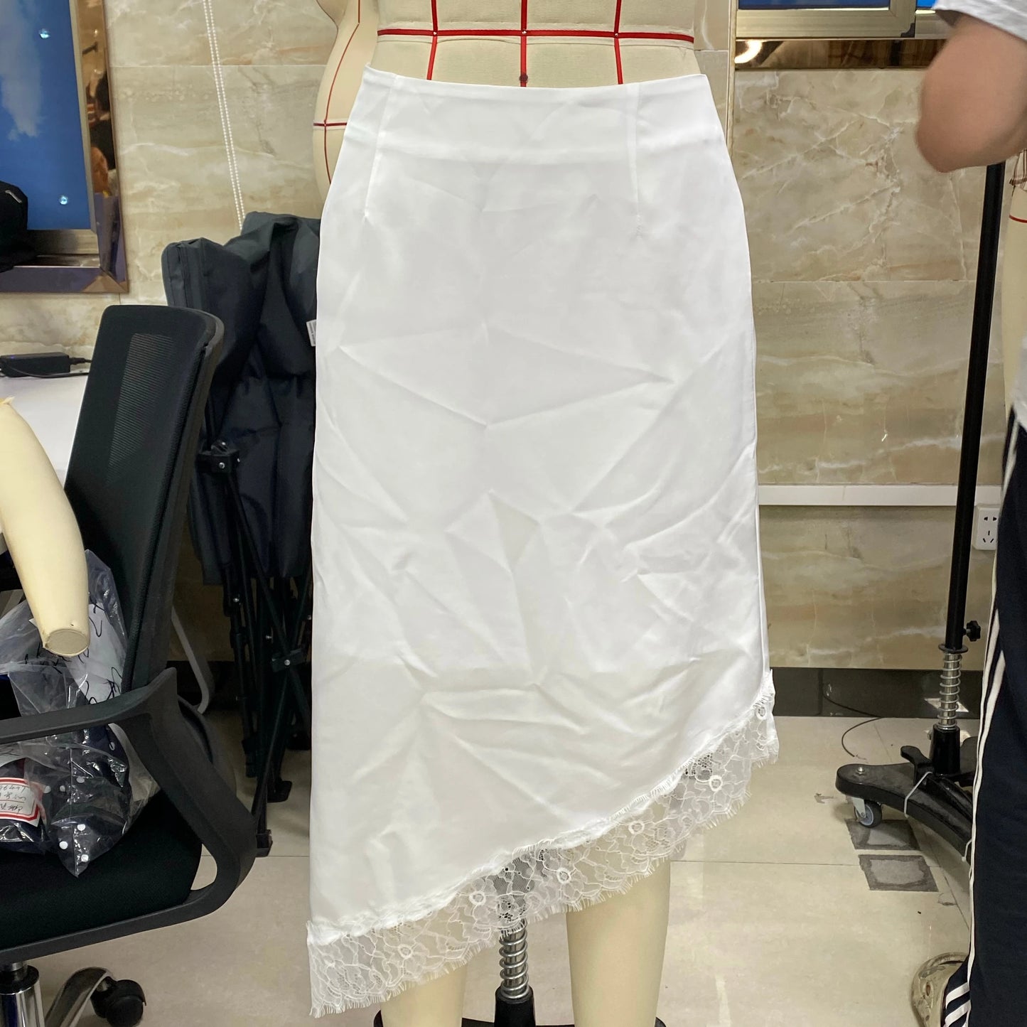 Luxury Women Asymmetrical Soild Color Midi Skirts Casual Elegant Lace Hem Santin Skirt for Beach Vacation Office