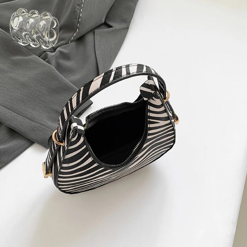 Crescent-shaped Underarm Bag for Women Brown Black Leopard Handbag Clutch Bag Female Vintage PU Leather Crossbody Bags Versatile