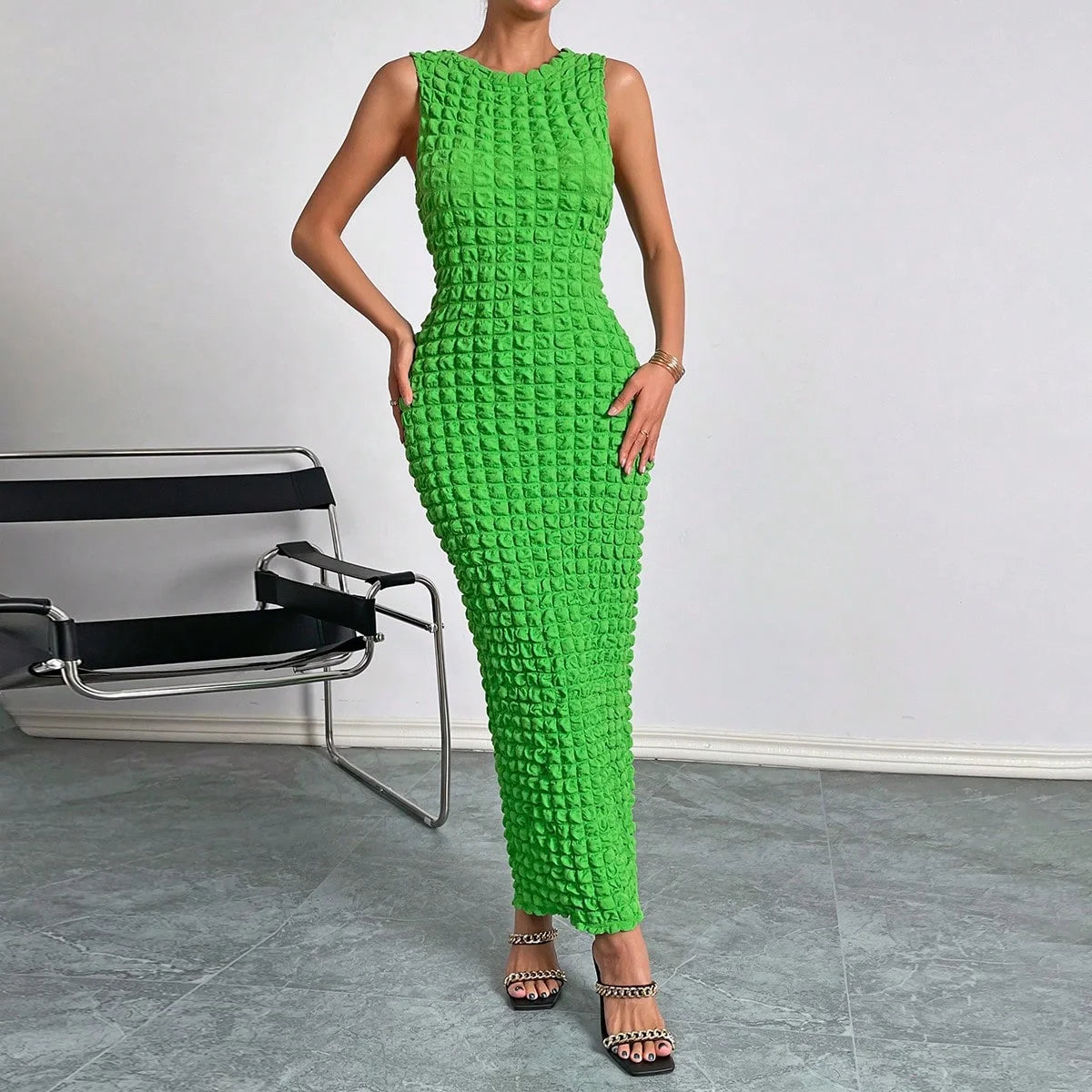 A new style of fashionable and casual knitted sleeveless round-neck dress for 2025