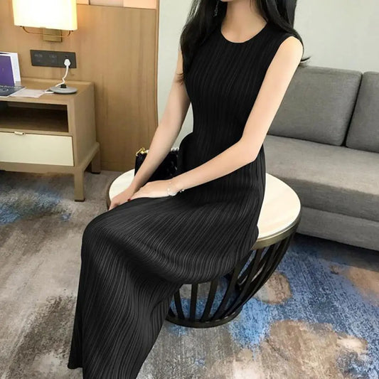 Long Dress Elegant Midi Dress for Women Pleated Loose Fit Round Neck Vest Dress in Solid Color for Office or Casual Wear Pleated