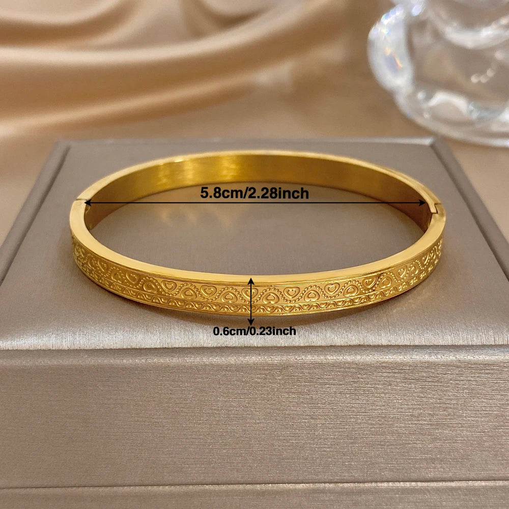 Greatera Retro Embossment Bracelet Flowing Cloud Pattern Heart Shape Simple Brushed Stainless Steel Women's Popular Cuff Bangle