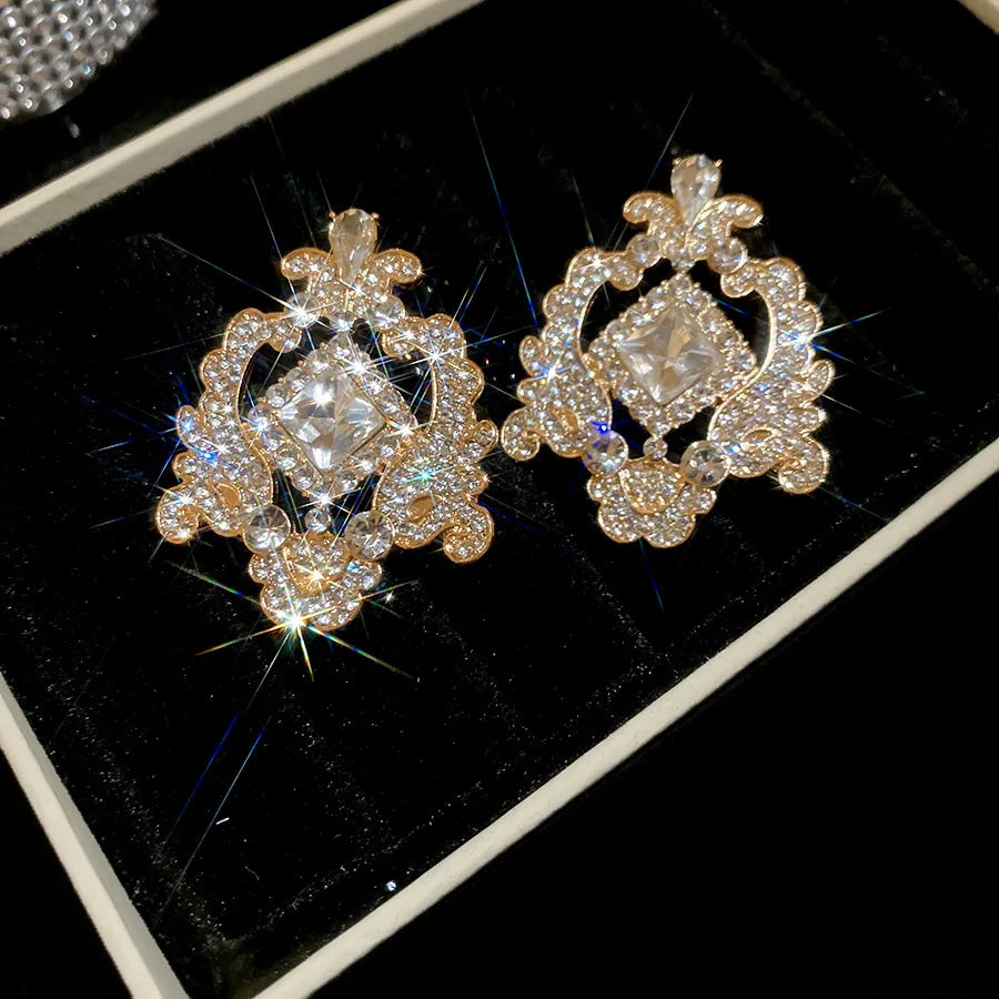 Inlaid Rhinestone Geometric Hollow Pattern Jewelry Sets for Women Elegant Temperament Light Luxury High-end Earring Necklace Set