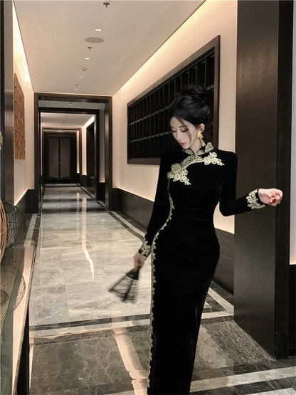 Ladies Mature Sheath Bodycon Black Dress with Long Sleeves Winter Autumn New Chinese Style Embroidery Velvet Modified Cheongsam