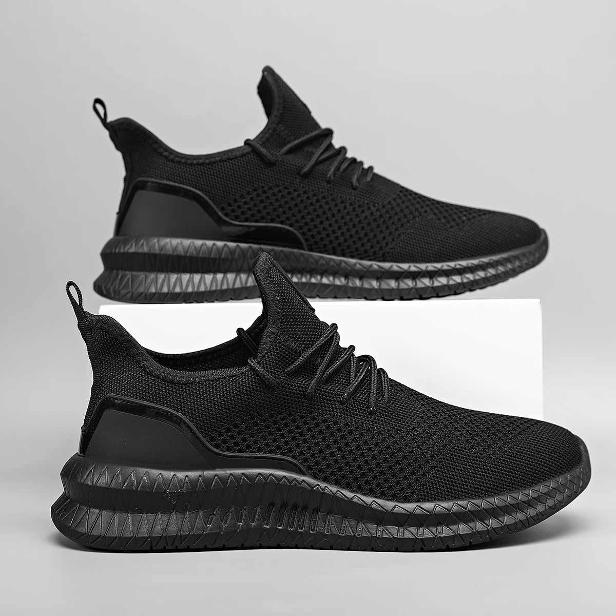 Men Casual Shoes Anti Slip Wear-Resistant Breathable Cushioning Non Slip Blocking Design Versatile Comfortable Shoes Man