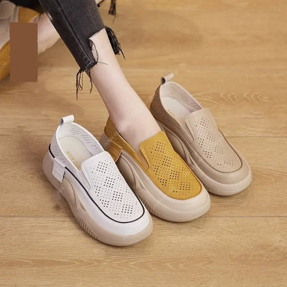 Casual shoes for women in summer 2025 new soft soled retro low cut height increasing single shoe for women