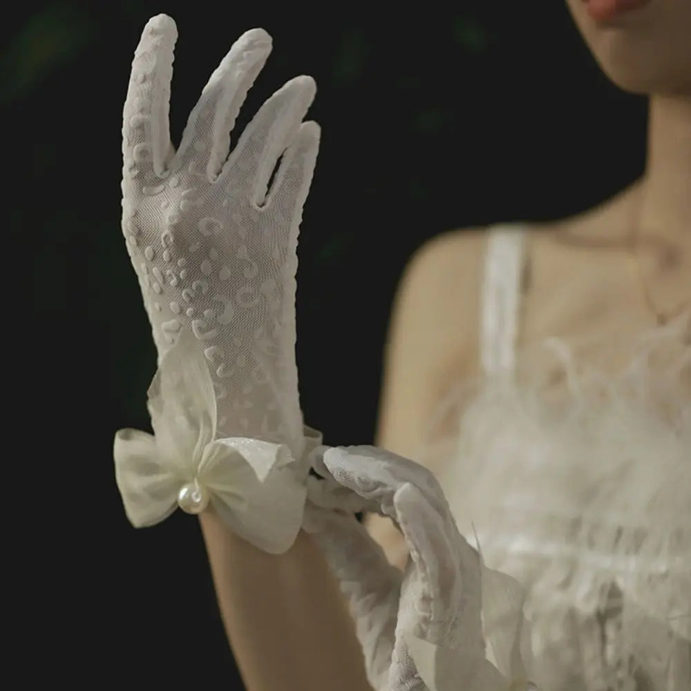 Short Women's Etiquette Dress Gloves Retro Summer Thin Lace Gloves Tea Party Gloves for Wedding Dinner Party