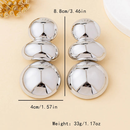 A Pair of Women's Earrings, Exaggerated Glossy Geometric Round Stud Earrings, Suitable for Wearing at Banquets and Balls