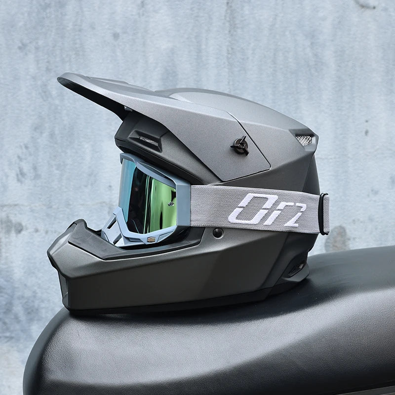 903-Motorcycle off-road helmet, fully covered electric vehicle, pulling full helmet, mountain downhill, all season