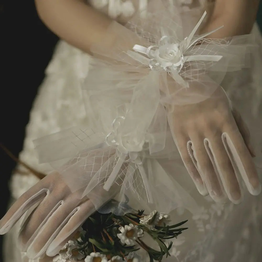 Short Women's Etiquette Dress Gloves Retro Summer Thin Lace Gloves Tea Party Gloves for Wedding Dinner Party