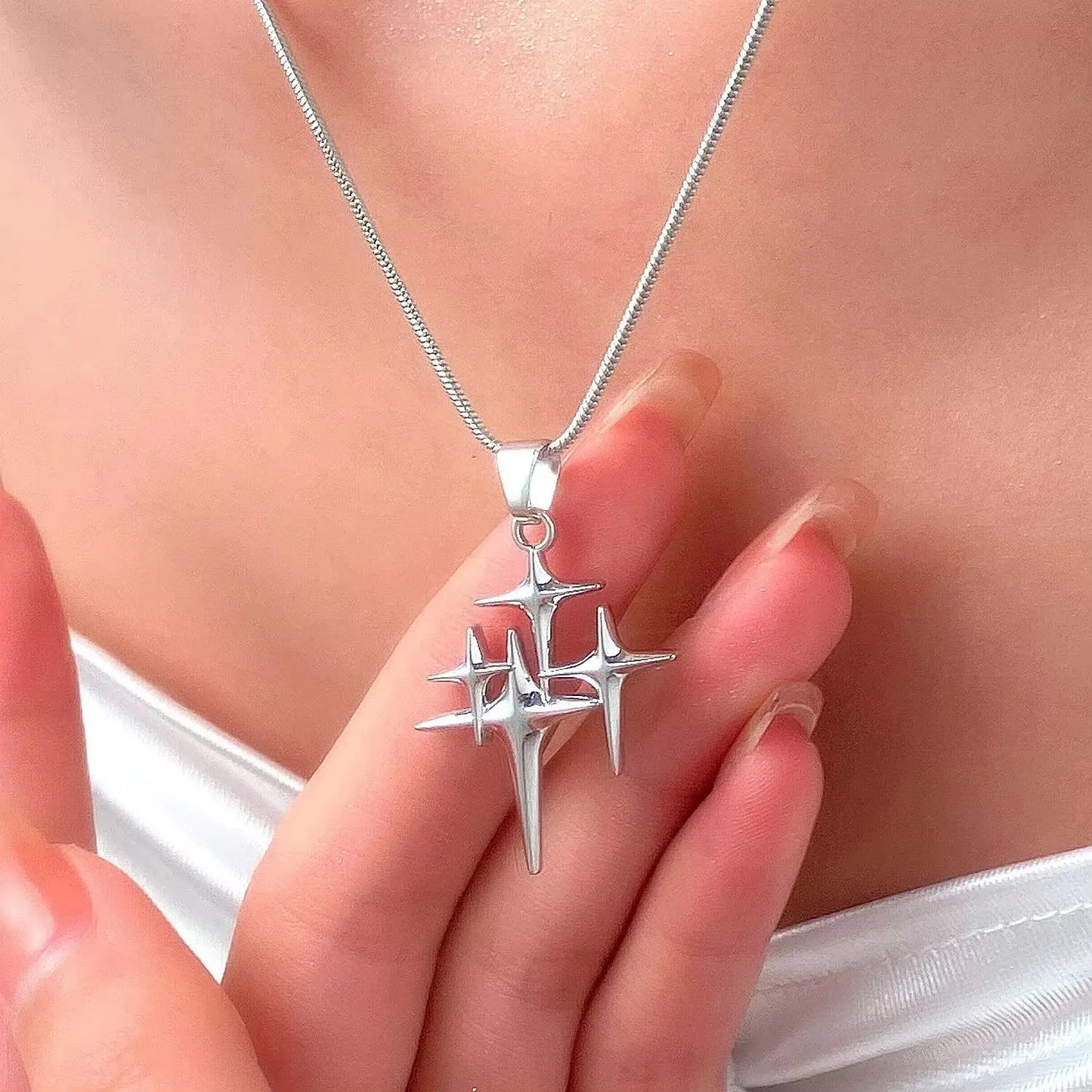 Y2K Simple Choker Necklace Four Pointed Star Necklace Adjustable Crucifix Pendant Necklace Silver Color Fashion Necklace Jewelry