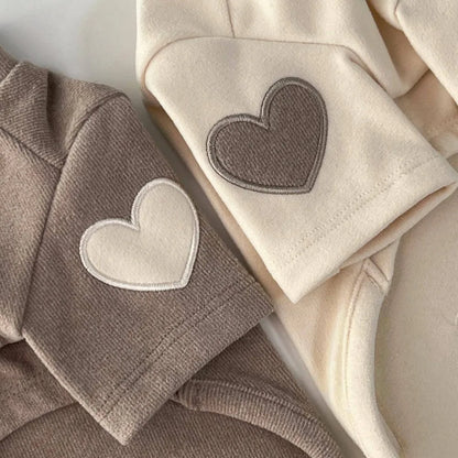 New Winter Warm Gift Pet Dog Clothes Bear Teddy Cute Love Puppy Clothing Base Shirt Designer Cat Pet Warm Clothes