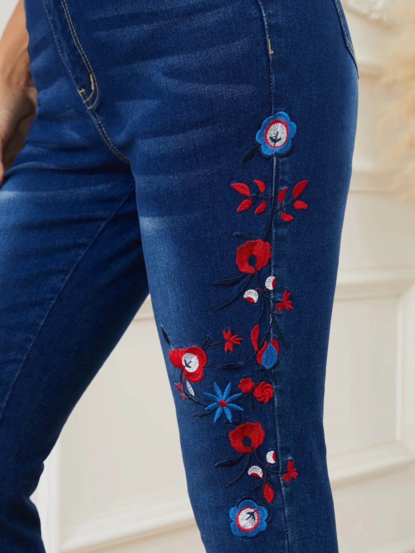 2023 Winter New Fashion Design Women's Embroidered Jeans High Elastic Slim Denim Pencil Pants Casual Ladies Trousers S-XL