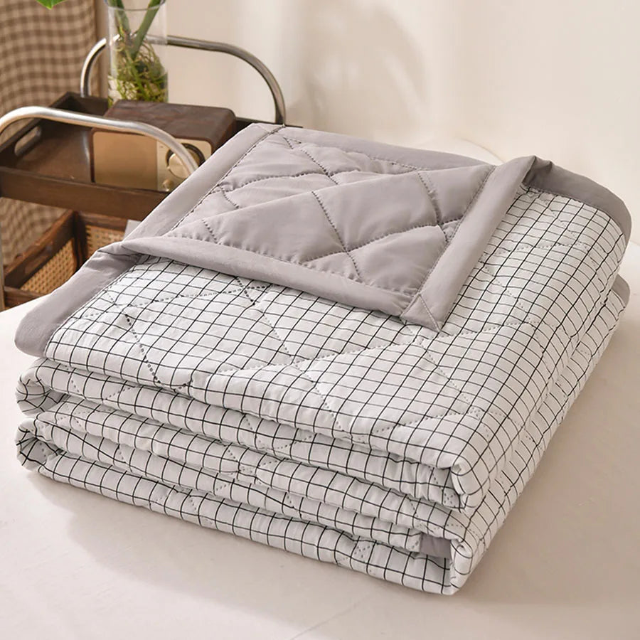 Summer Thin Comforter Soft Air-Conditioned Four Season Comforter Machine Washable Single Double Blanket Ultrasonic Quilted Quilt