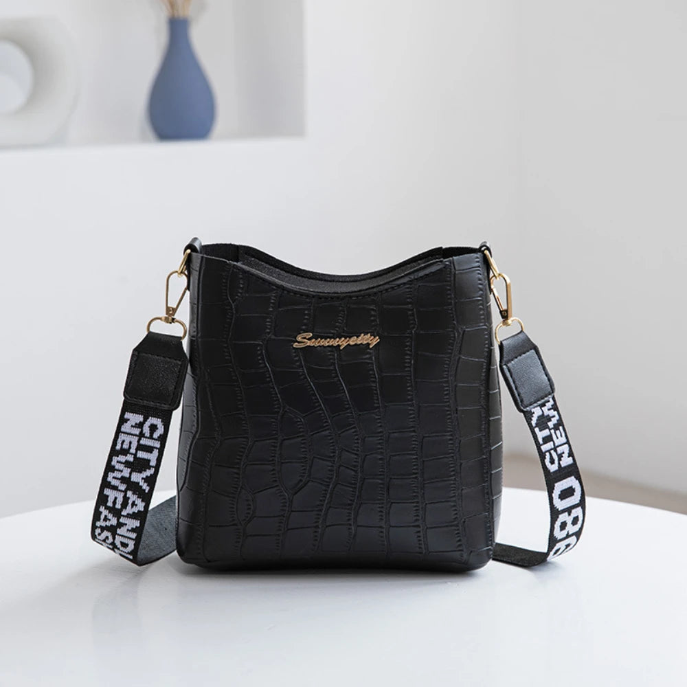 Women Single Shoulder Bag Large Capacity Trend Crossbody Bag Fashionable Hundreds of Bucket Bag