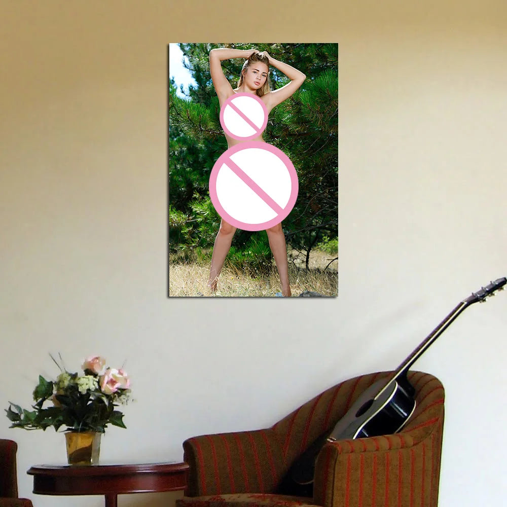 Bedroom Decoration Aesthetic Blonde Beauty Picture Printed Posters Canvas Painting Wall Art for Living Room Home Decor