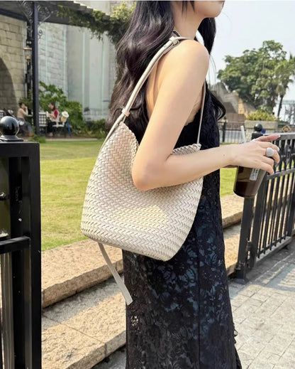 Luxury Women's Shopping Bag New High-End Hand-Woven Leather Bucket Bag Large-Capacity Shoulder Messenger Bag Commuter Tote Bag