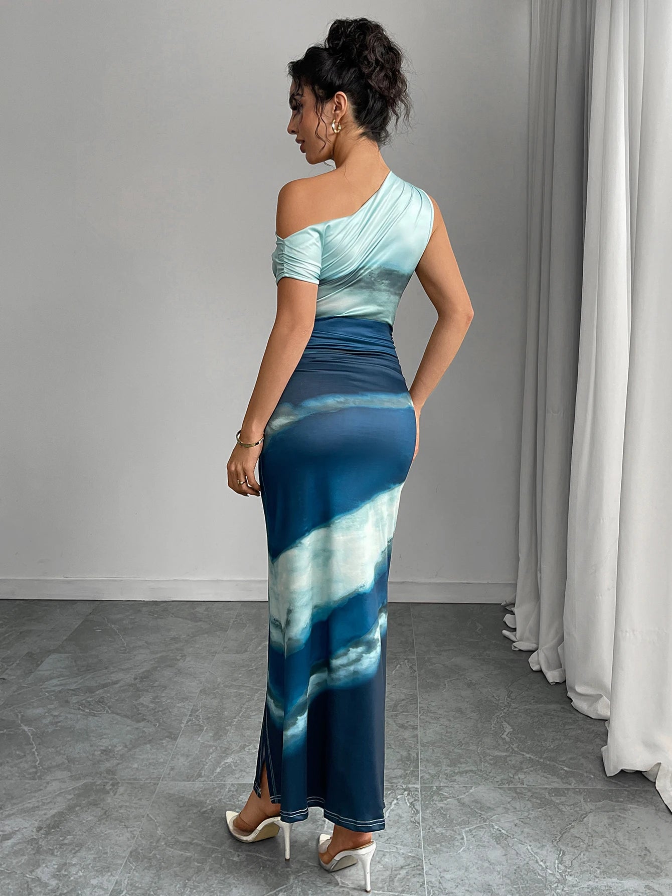 Foreign trade women's summer new style European and American contrasting slim fit dress with slanted shoulders long skirt